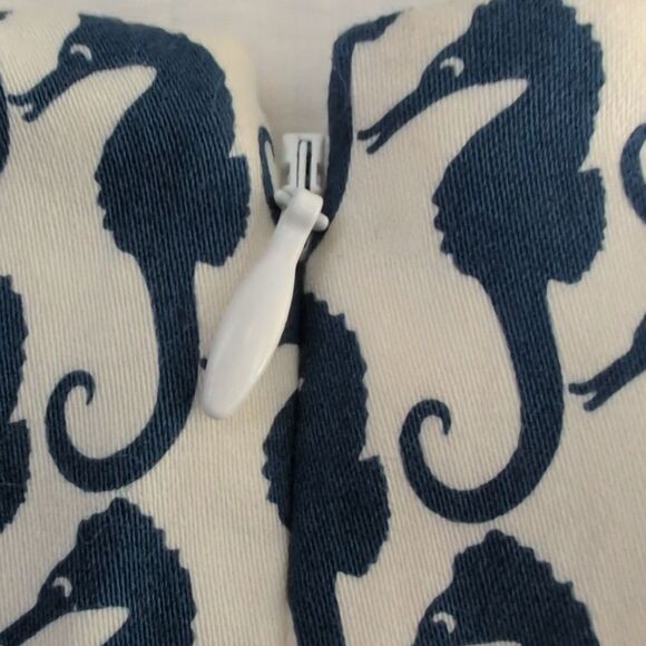 J. Crew Blue & White Seahorse Print Pencil Skirt Size 00‎ Women's - Picture 6 of 8